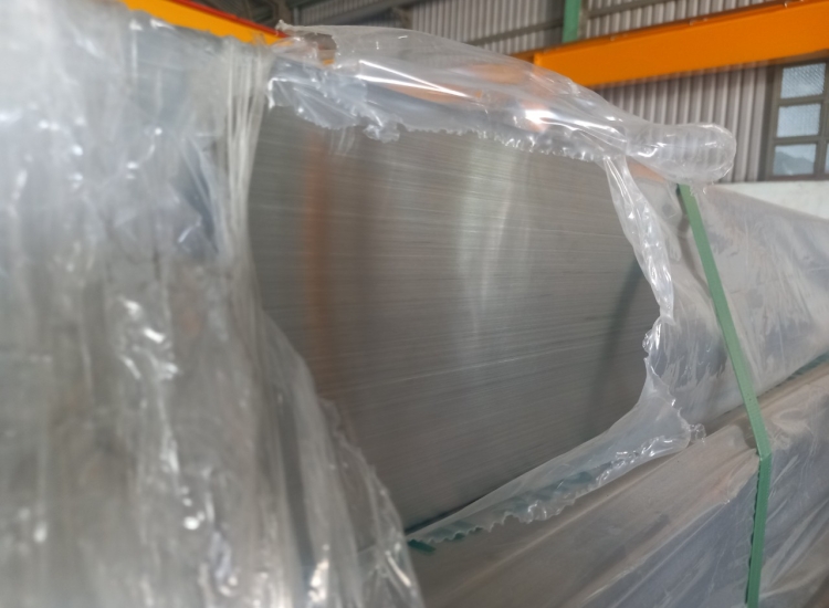 HỘP VUÔNG INOX 120*120*5.0MM